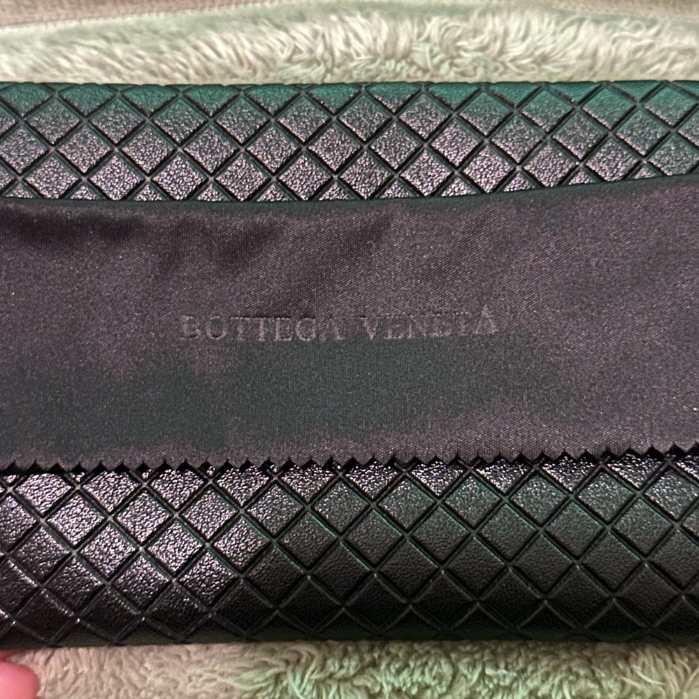 Bottega Veneta Knot Cat Eye Sunglasses - Picture 9 of 13